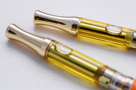 Do CBD Vape Pens Get You High? Understanding THC vs CBD